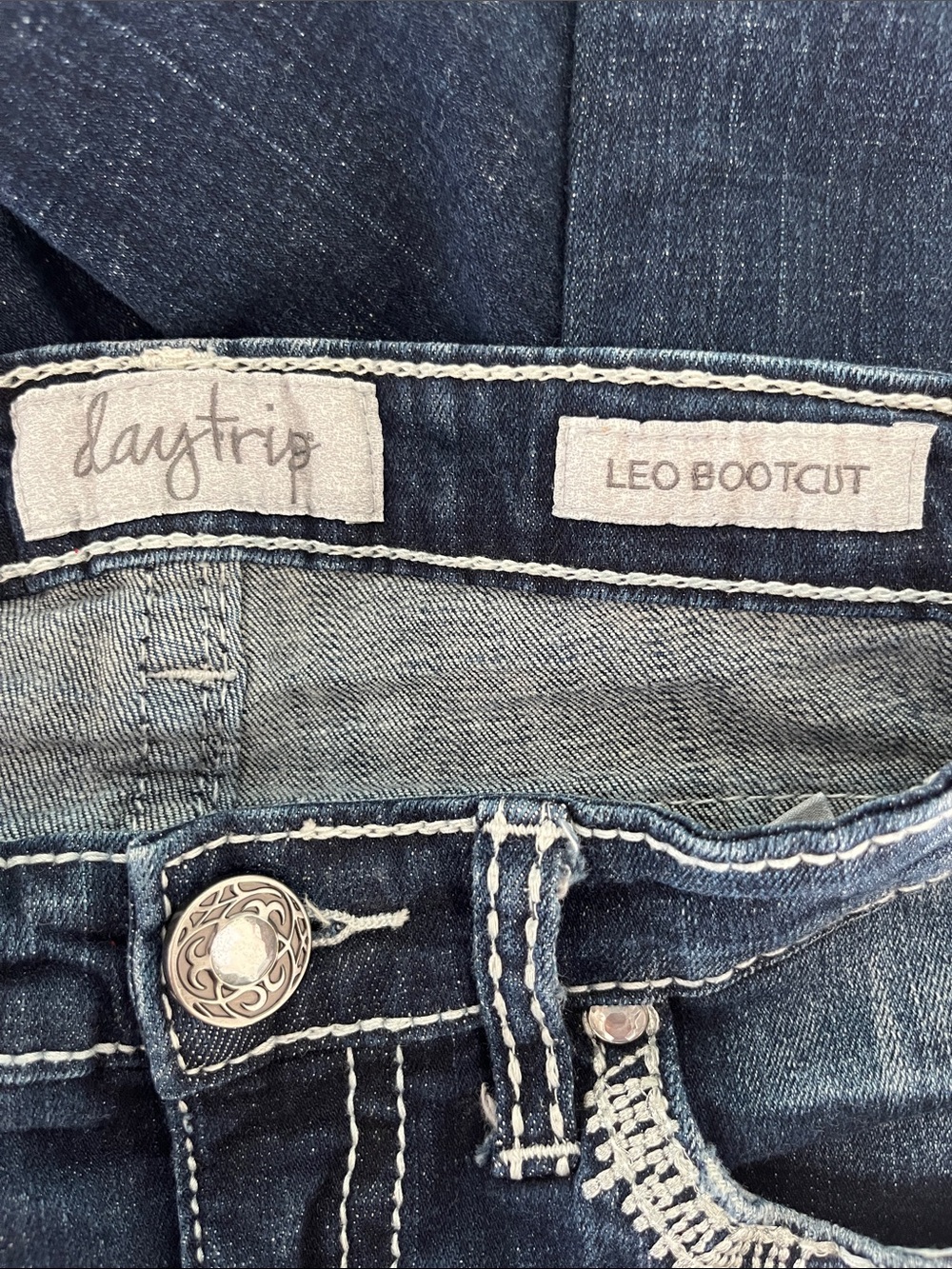daytrip Leo Bootcut Jeans Size 25R - Picture 5 of 6